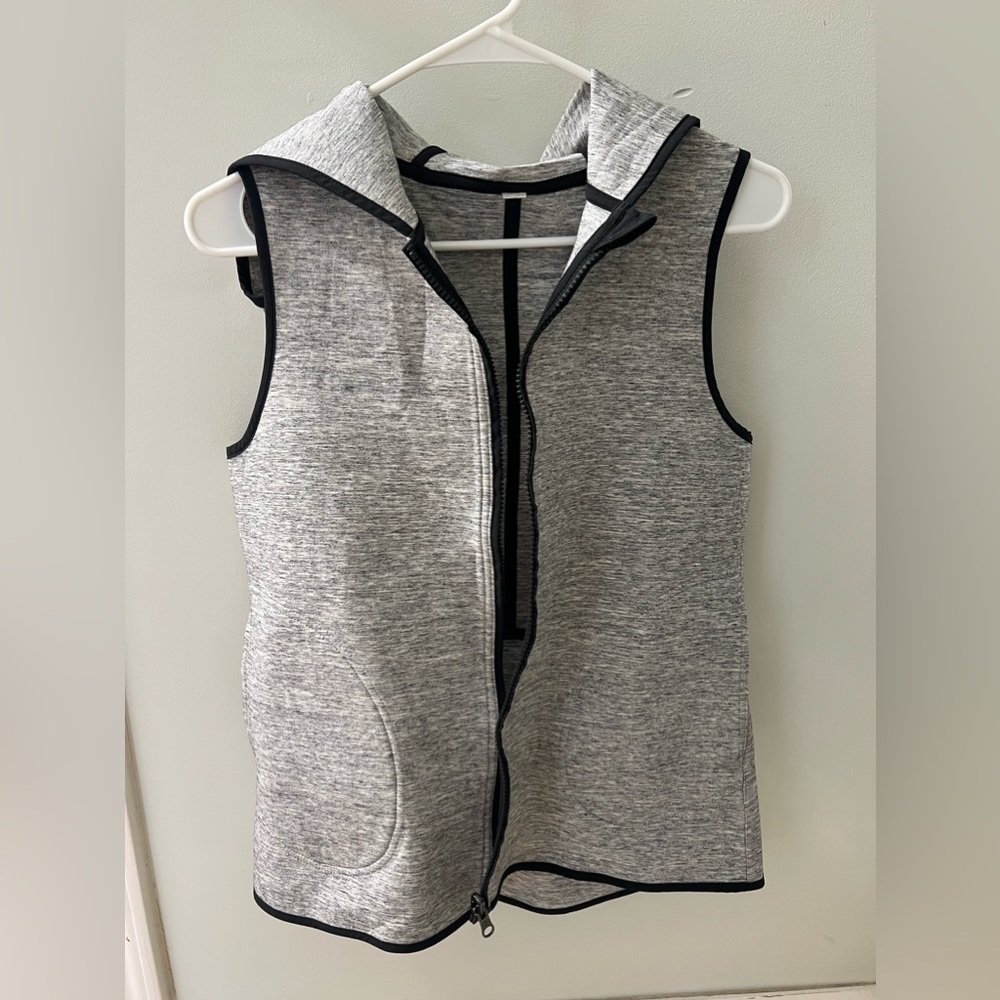 Lululemon Reversible Vest, Size 6
